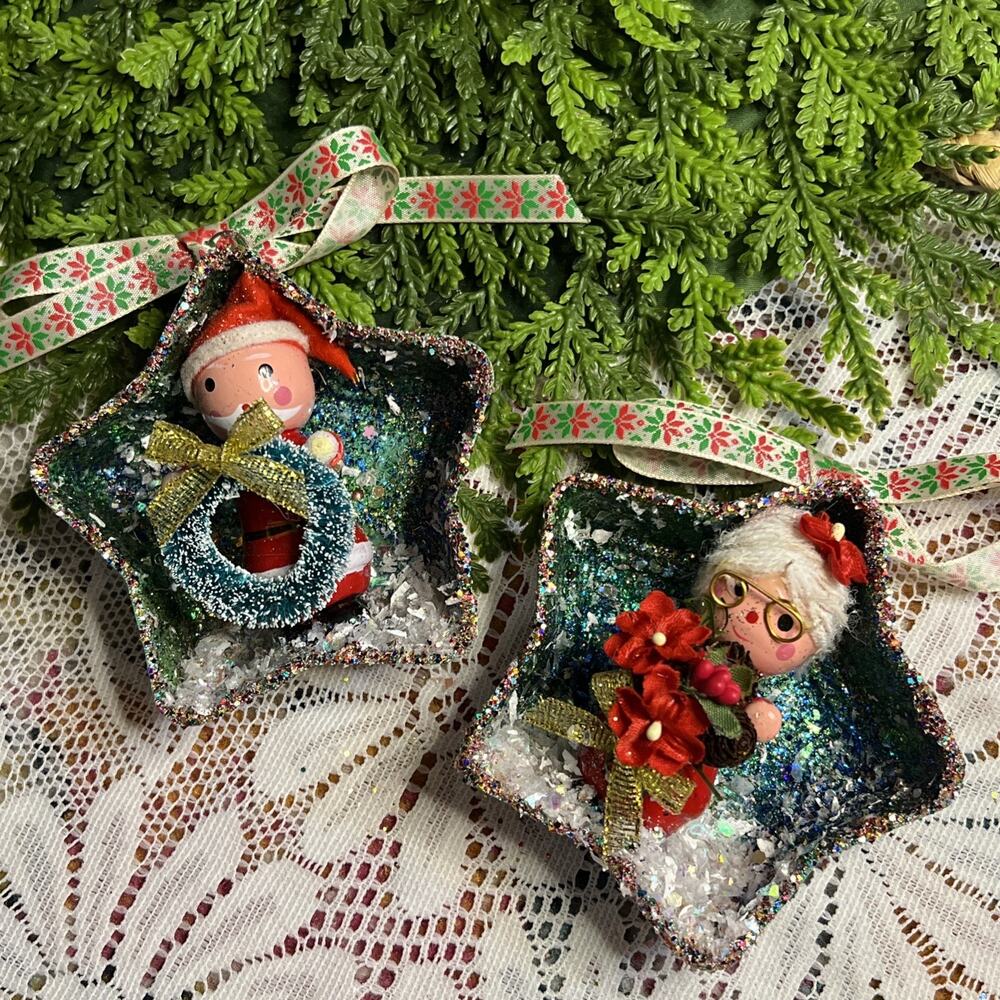 Vintage Star Tart Tins Set/2 Santa Mrs Claus Diorama Mid Century Ornaments